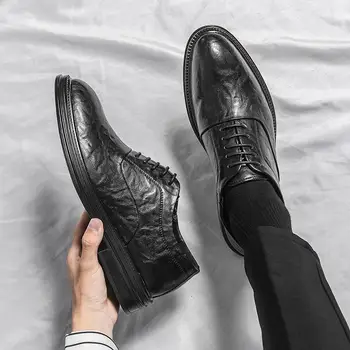 נעלי גברים האביב 2023 עסקים חדשים ללבוש רשמי בריטי קליל מגמה לוח גברים נעלי ספורט שחור נעלי עור נעלי אופנה